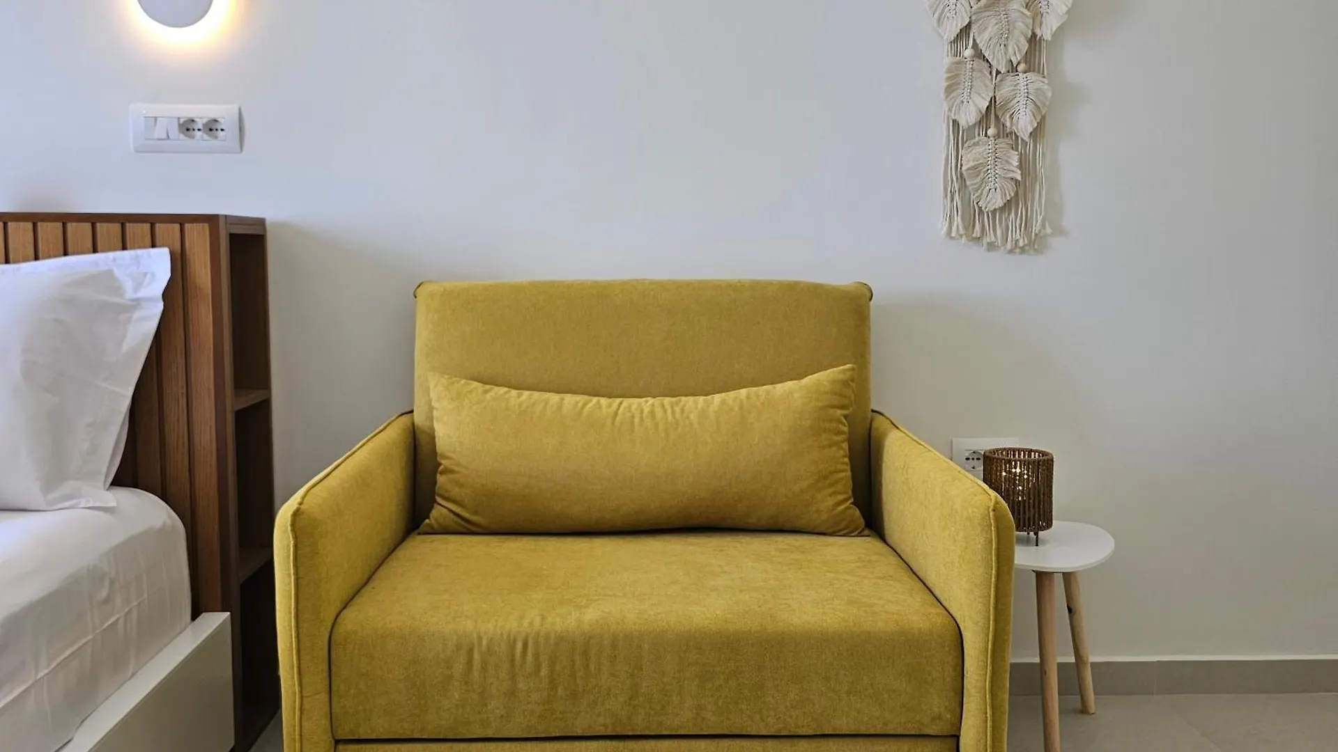 게스트하우스 Ares Beachfront Luxury Rooms Sarandë