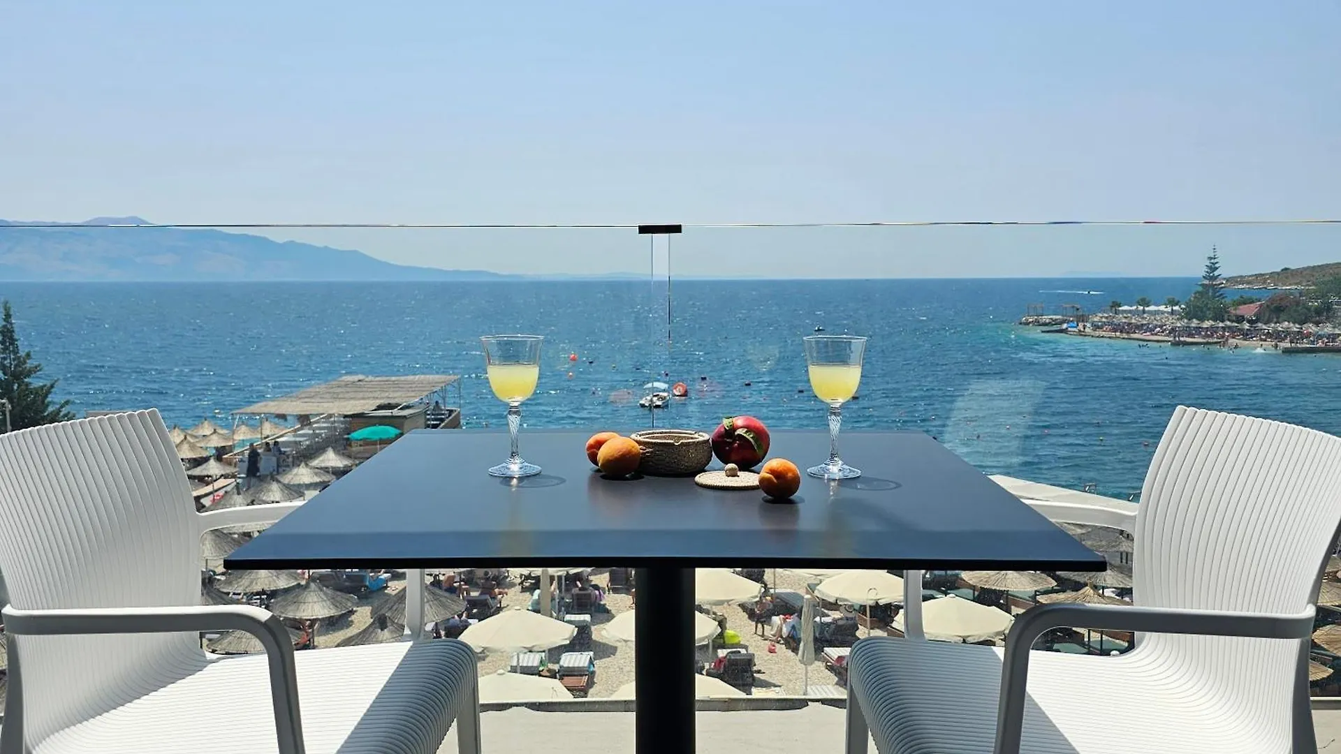 Pensión Ares Beachfront Luxury Rooms Sarandë