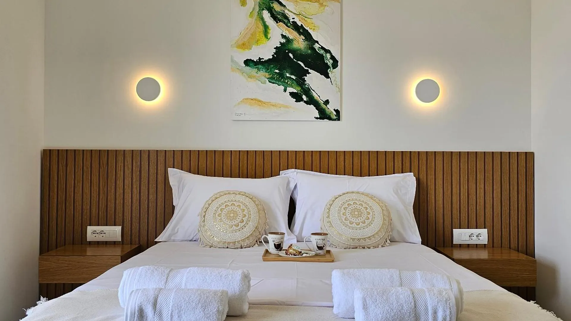 Ares Beachfront Luxury Rooms Sarandë 0*,