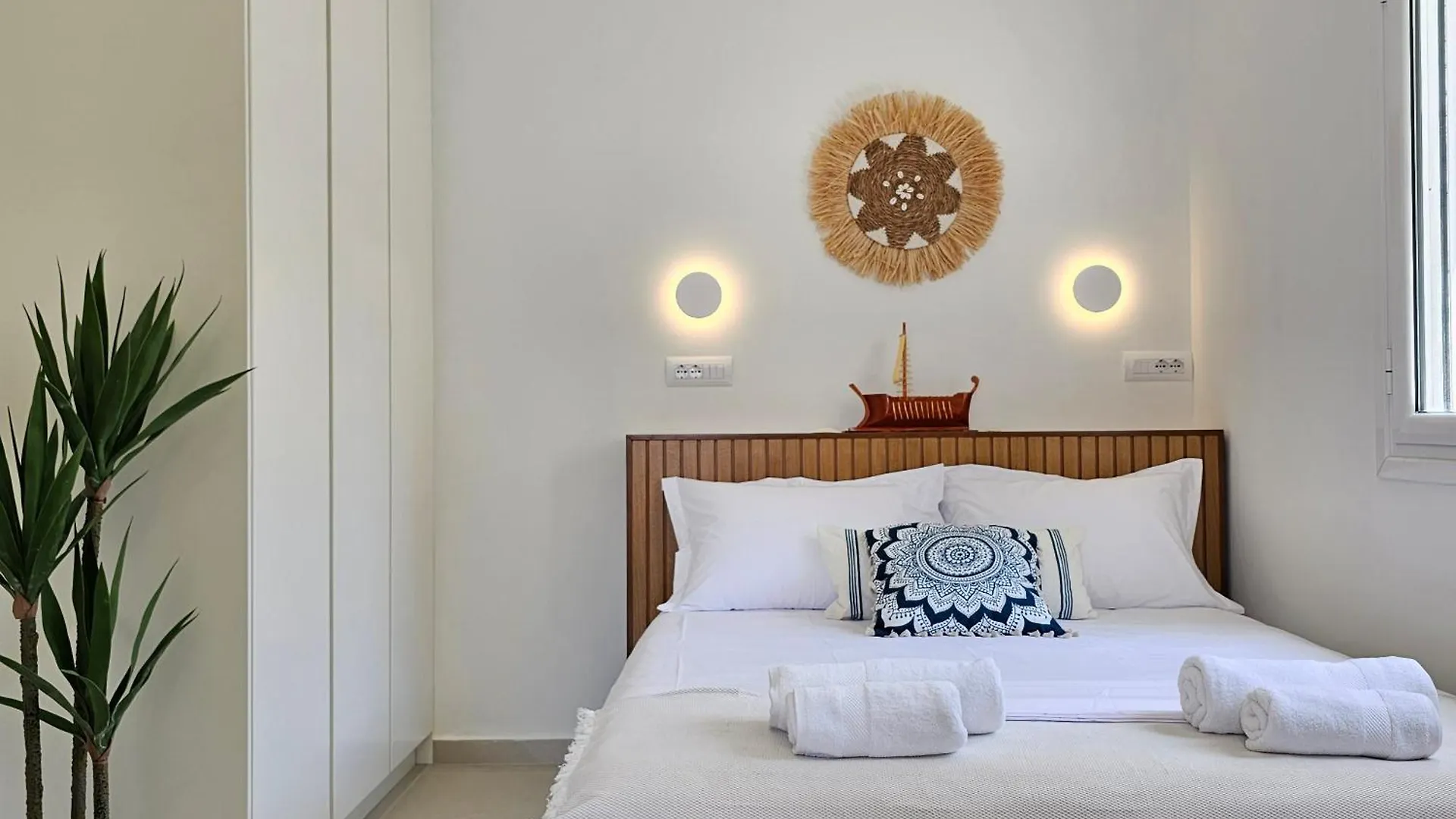 Ares Beachfront Luxury Rooms Sarandë 0*,
