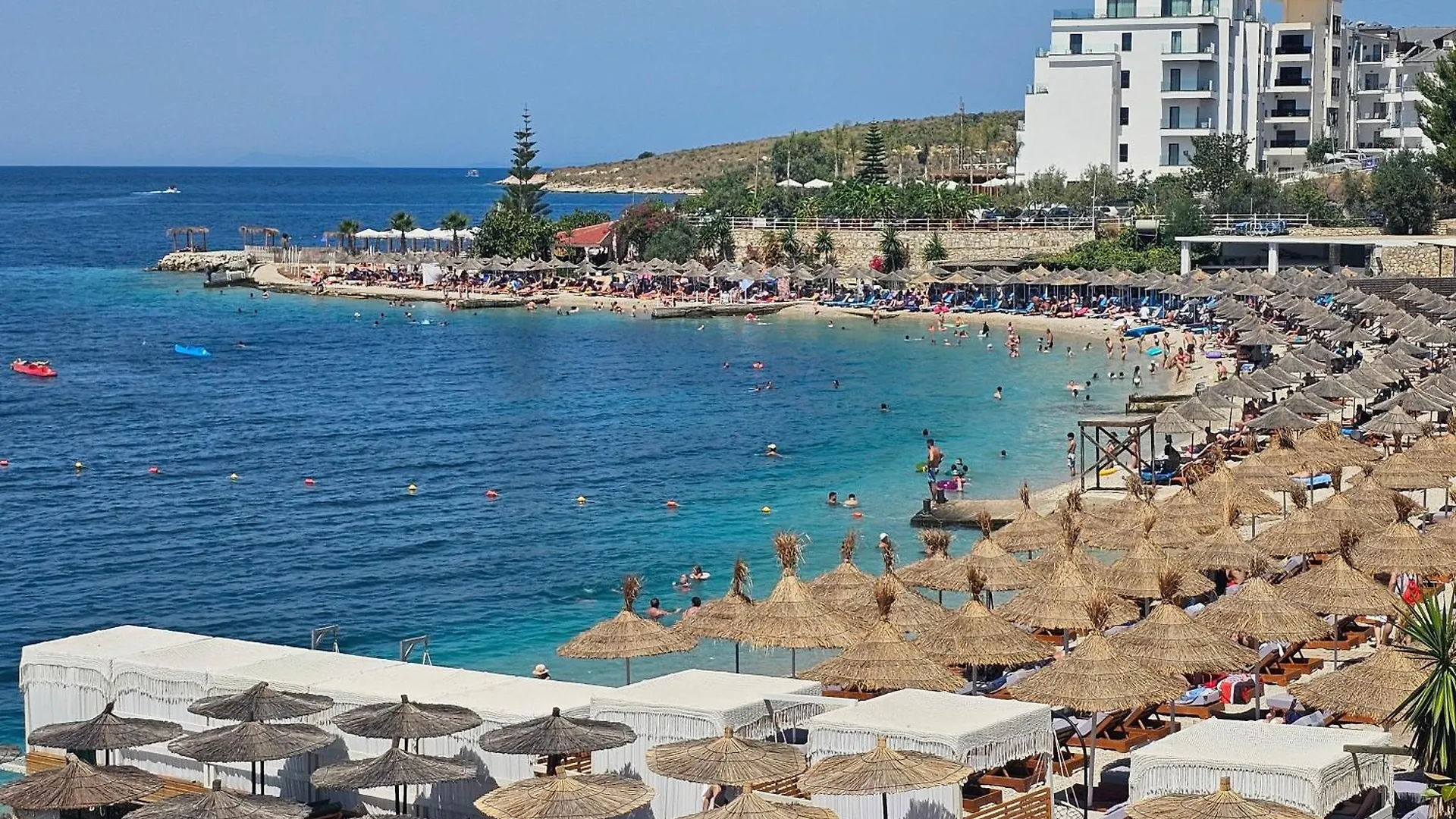Ares Beachfront Luxury Rooms Sarandë 0*,  알바니아