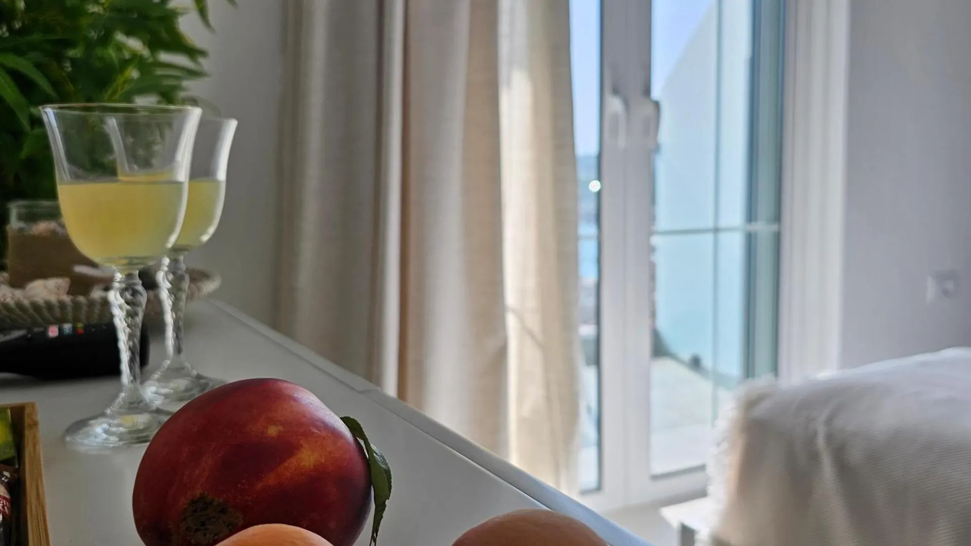 Pensión Ares Beachfront Luxury Rooms Sarandë
