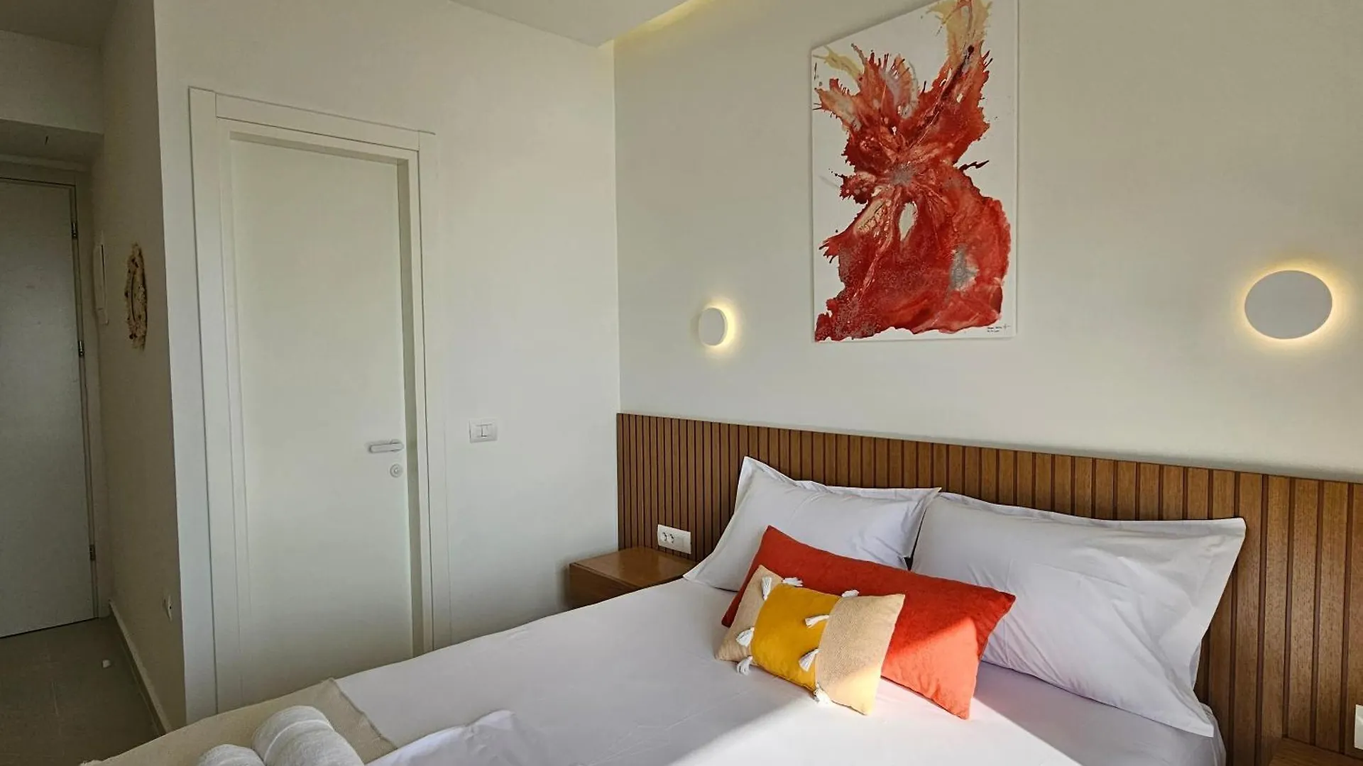 Ares Beachfront Luxury Rooms Sarandë 0*,  알바니아