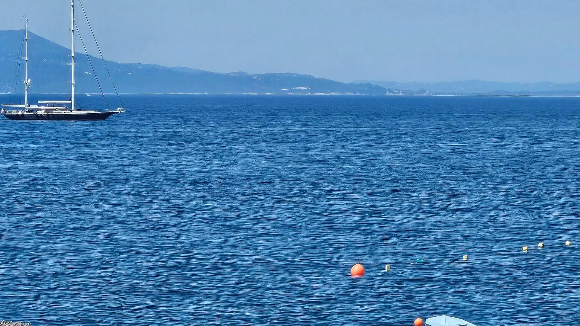 Ares Beachfront Luxury Rooms Sarandë Pensión