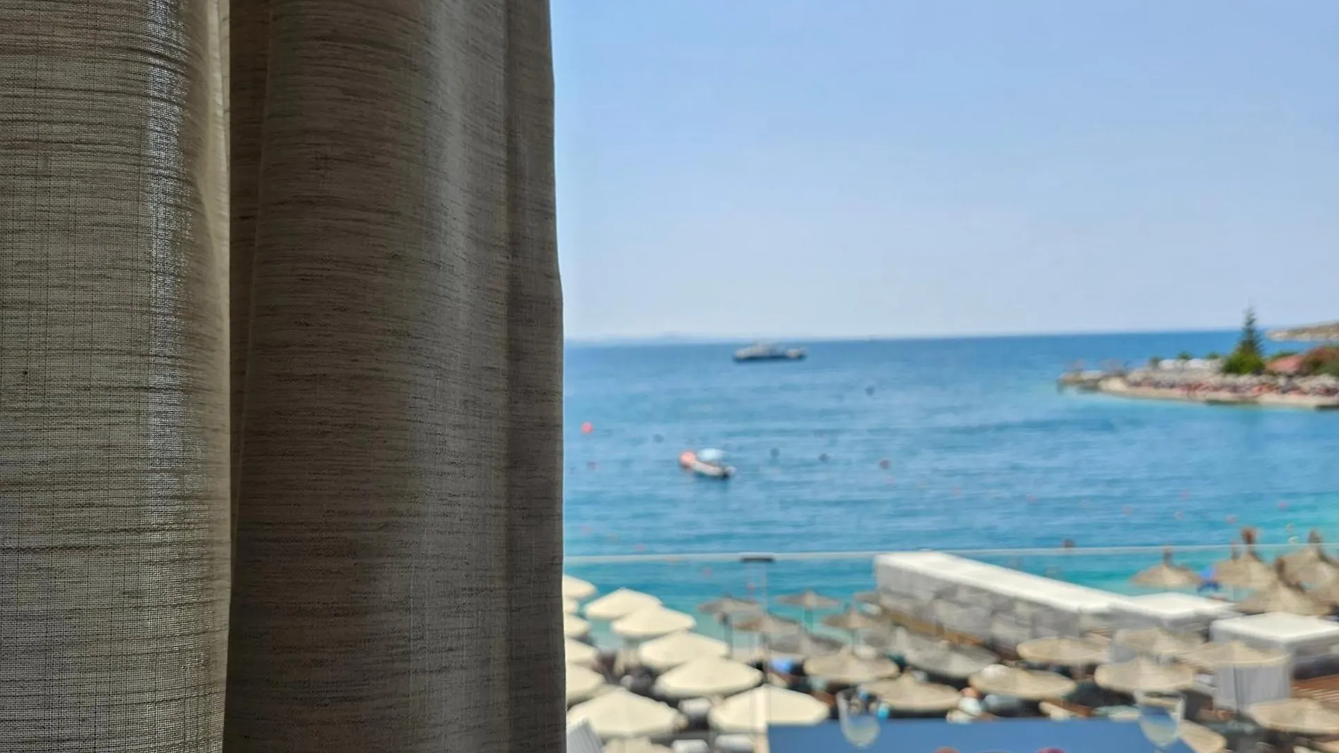 Ares Beachfront Luxury Rooms Sarandë