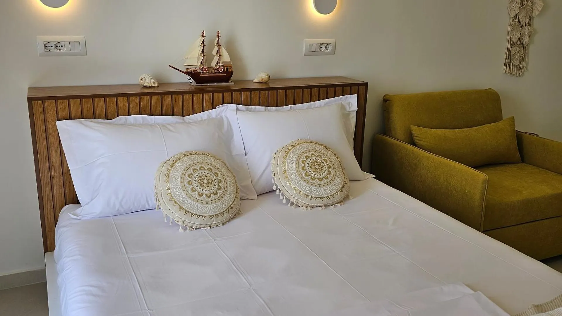 게스트하우스 Ares Beachfront Luxury Rooms Sarandë 알바니아