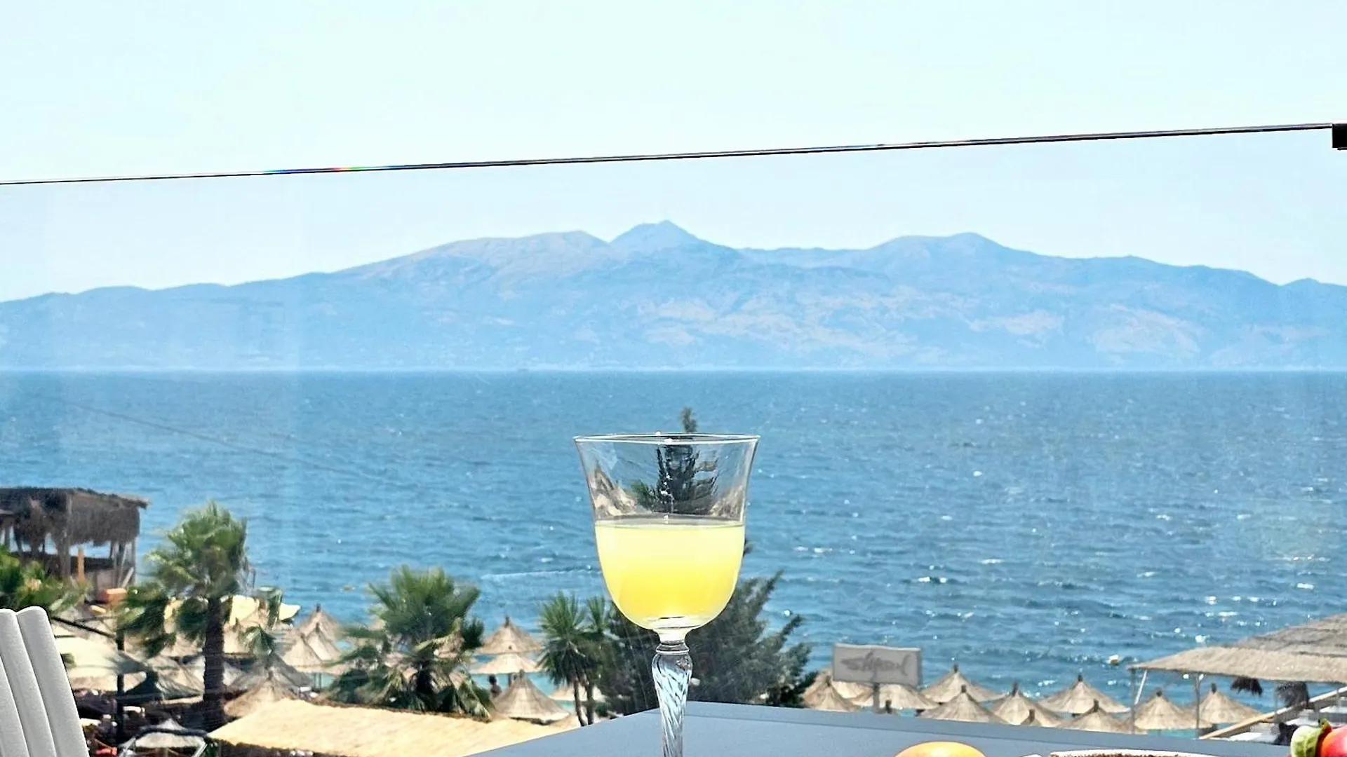 Ares Beachfront Luxury Rooms Sarandë 0*,  Albania