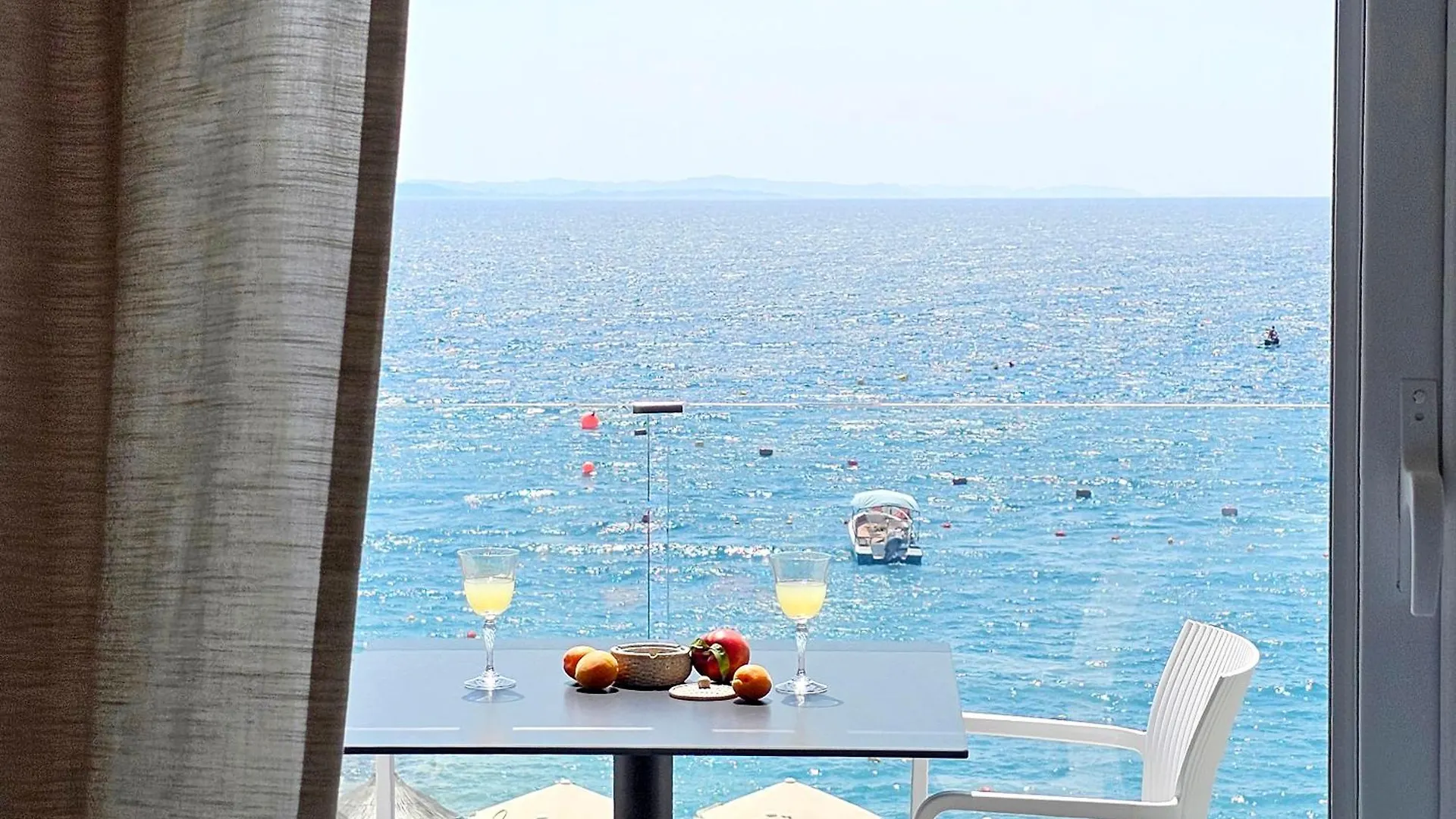 Pensión Ares Beachfront Luxury Rooms Sarandë Albania