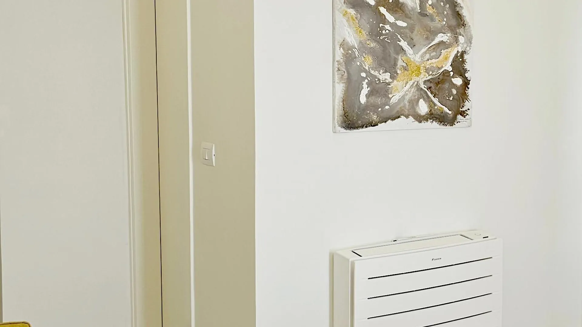 Ares Beachfront Luxury Rooms Sarandë 게스트하우스